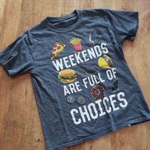 Boys L weekend t-shirt EUC